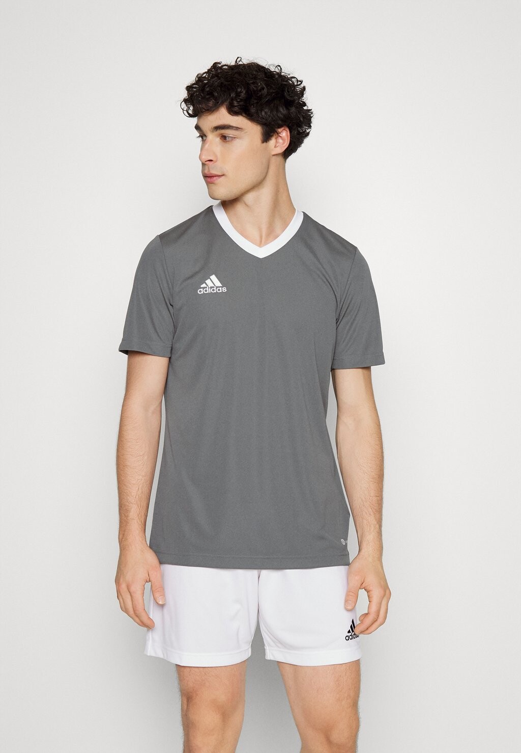 

Футболка Adidas