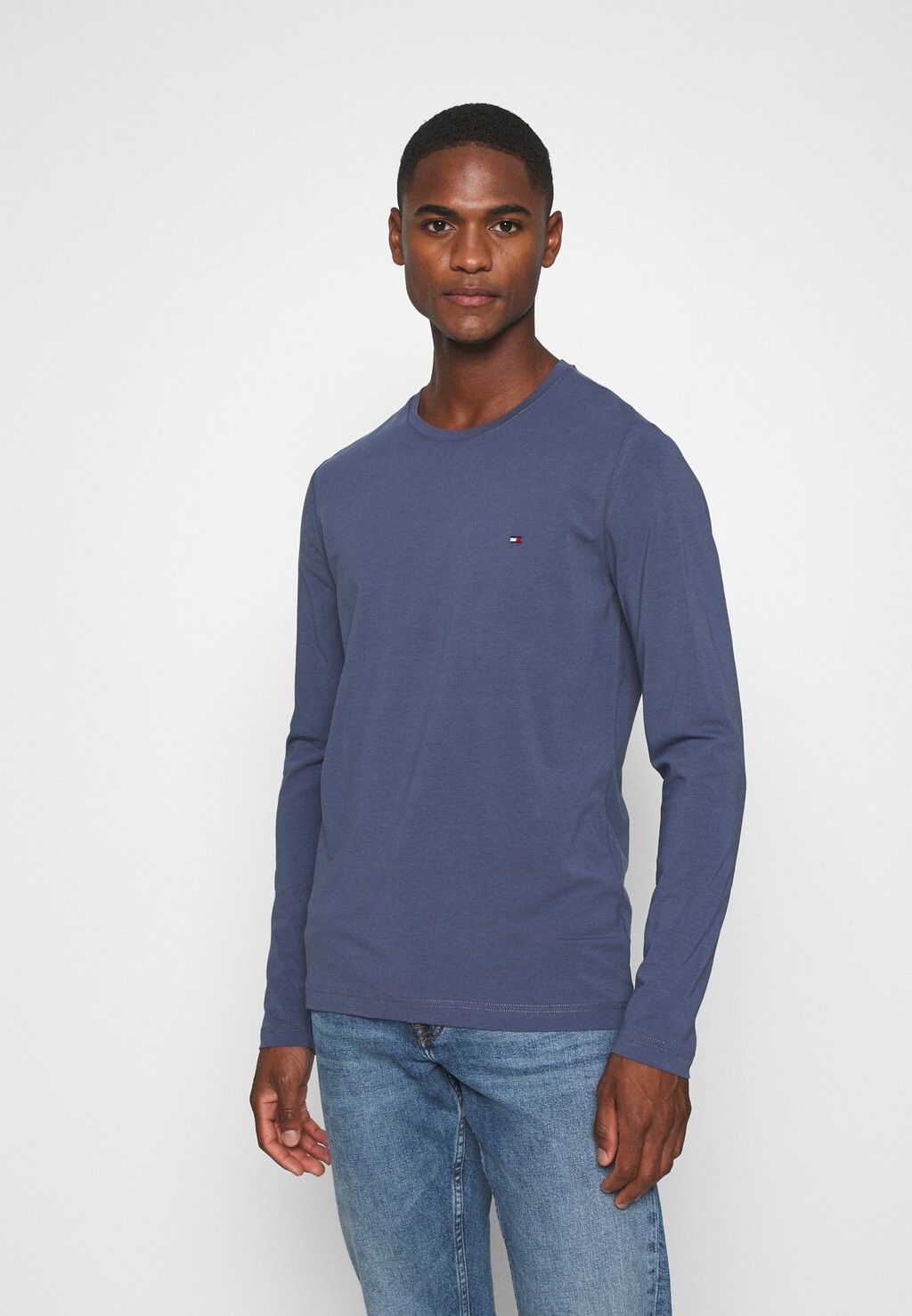 

Футболка с длинным рукавом SLIM FIT LONG SLEEVE TEE Tommy Hilfiger, синяя