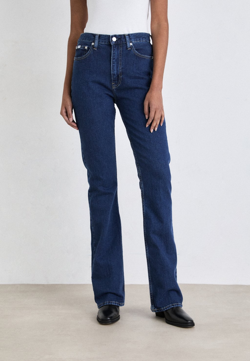 Джинсы Bootcut Calvin Klein Jeans, темно-синий футболки calvin klein jeans темно синий