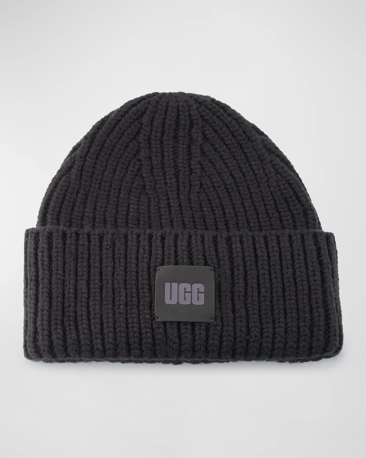 

Мужская шапка-бини массивной вязки в рубчик Ugg, черный