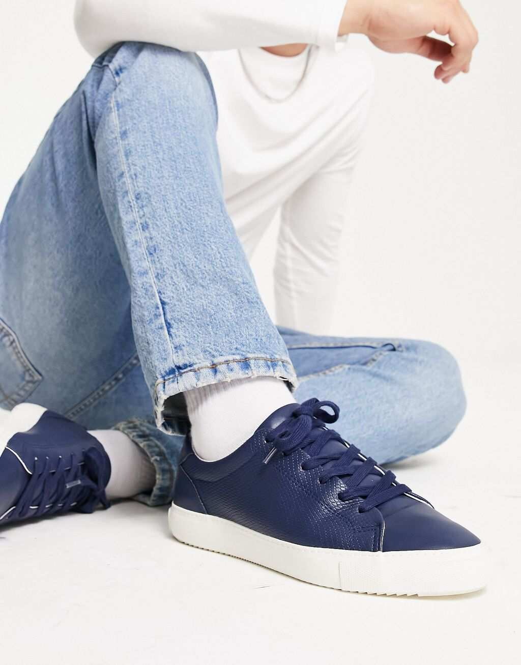 

Темно-синие кроссовки на шнуровке ASOS DESIGN