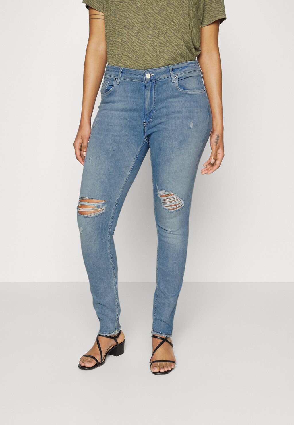 

Джинсы Skinny Fit ONLY Carmakoma