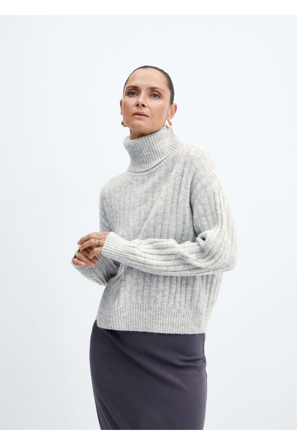 

Свитер с высоким воротником Mango, серый
