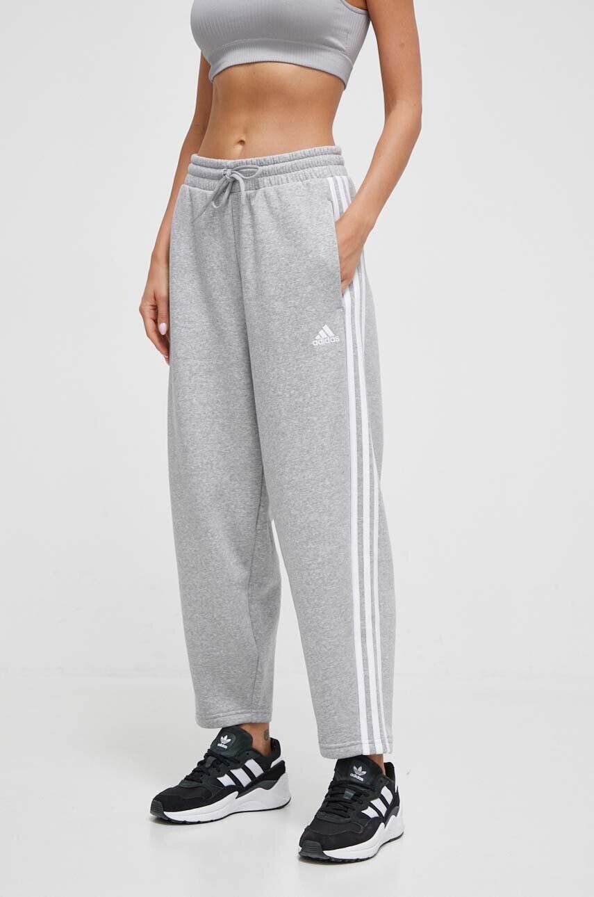 

Adidas джоггеры, серый
