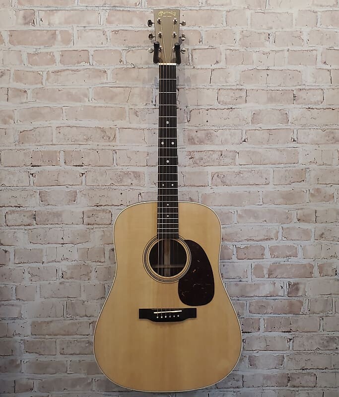 

Акустическая гитара Martin D-16E Natural