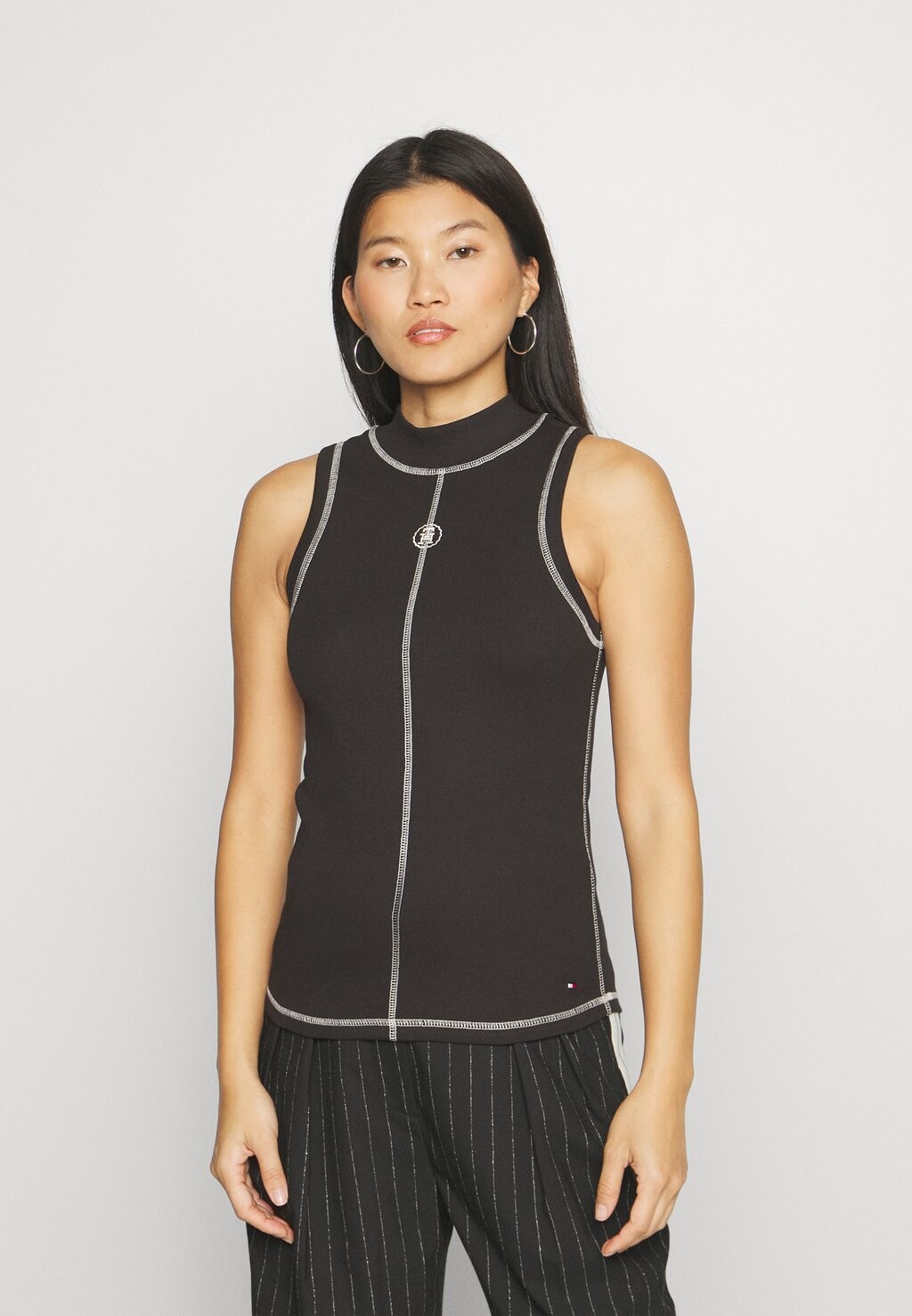 

Топ STITCH TANK Tommy Hilfiger, черный