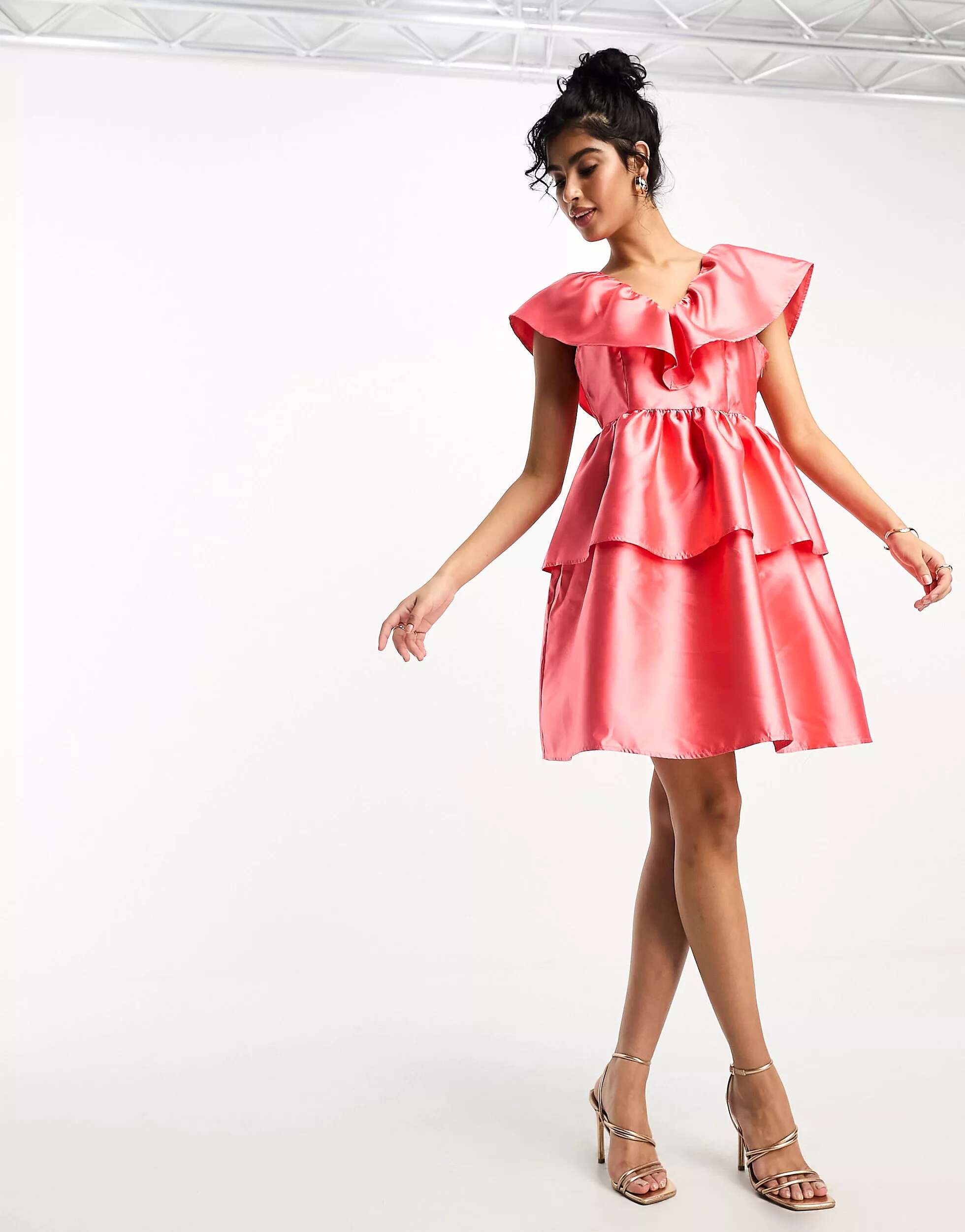 Коралловое мини-платье Vila с объемными оборками