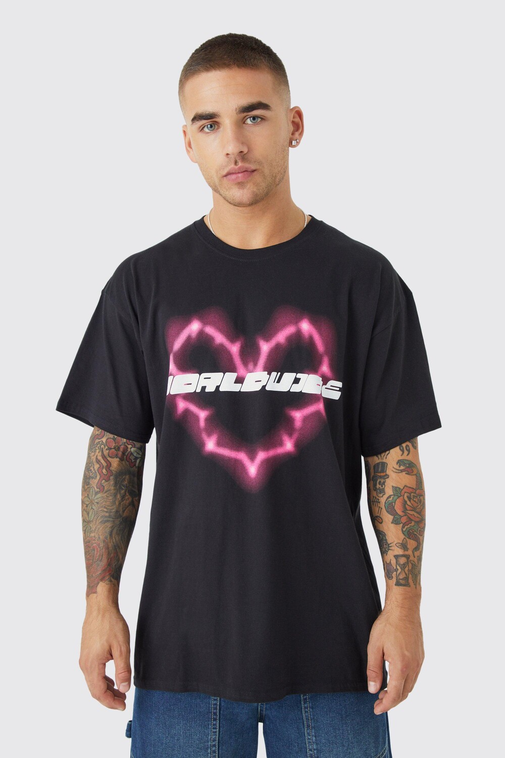 

Футболка оверсайз с сердцем worldwide Boohoo, черный