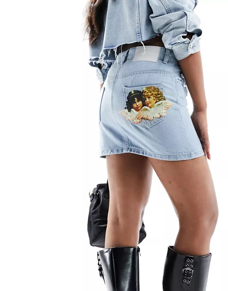Джинсовая мини-юбка микромини Fiorucci в винтажном стиле с нашивкой-ангелком на ягодицах