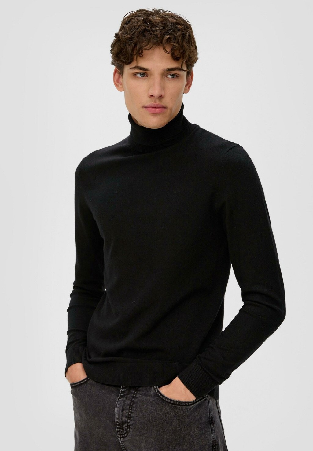 

Вязаный свитер MIT TURTLENECK QS, цвет schwarz
