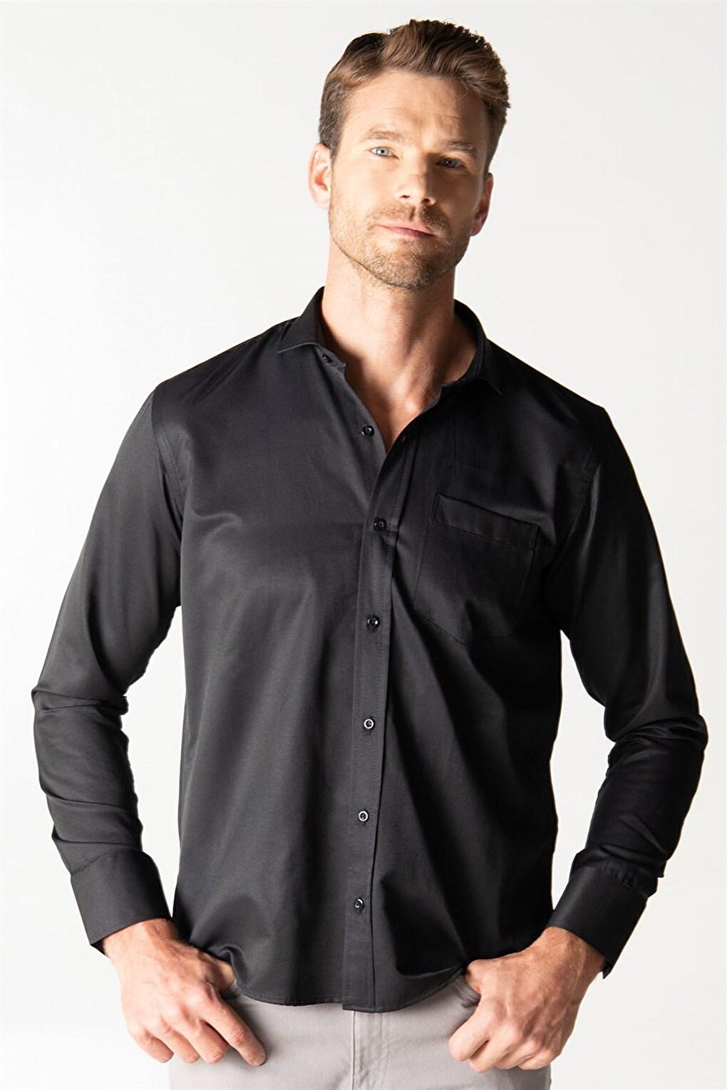 Мужская рубашка классического кроя с рисунком TUDORS, черный