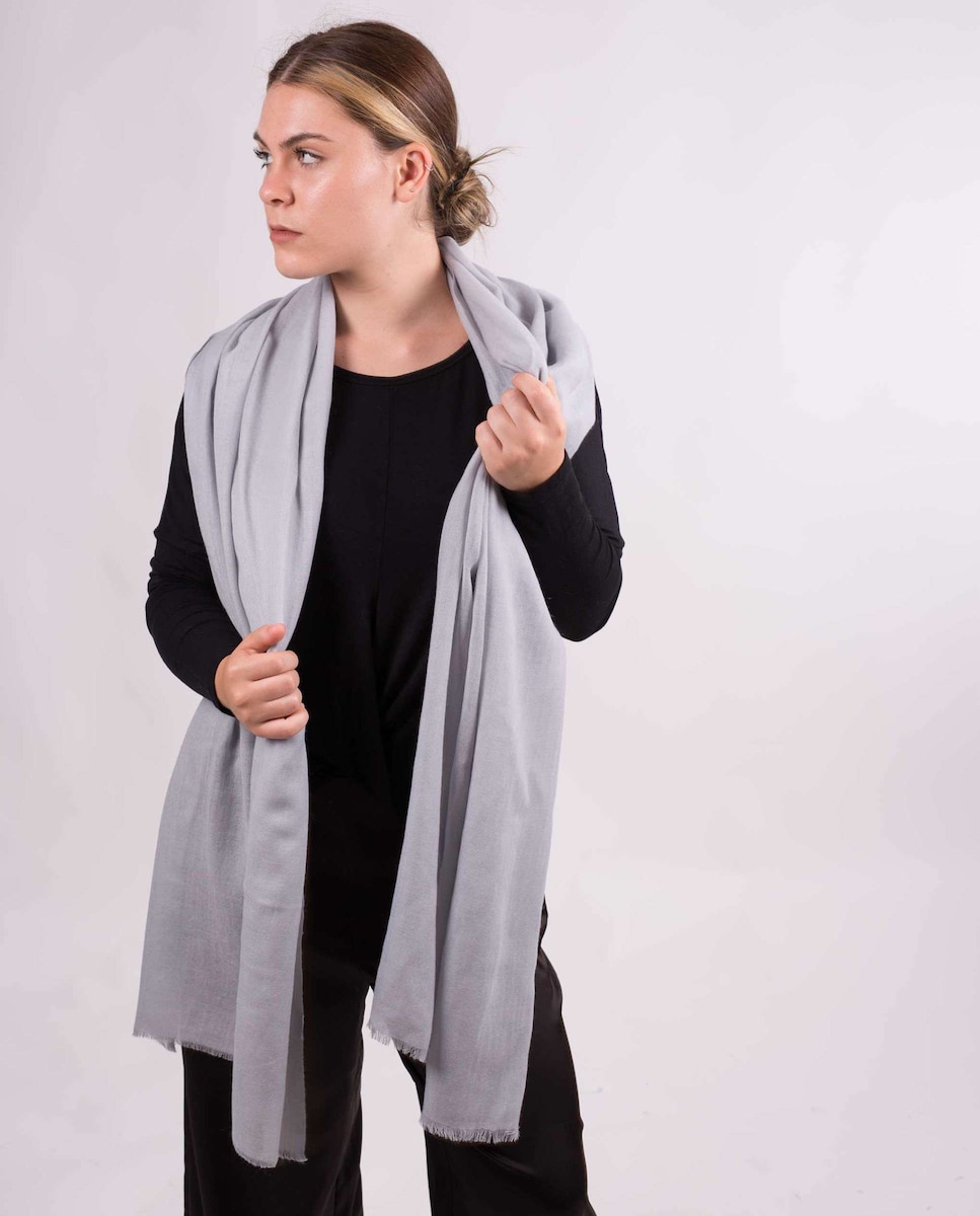 Женская серая шаль из шерсти MR Complements, серый цена и фото