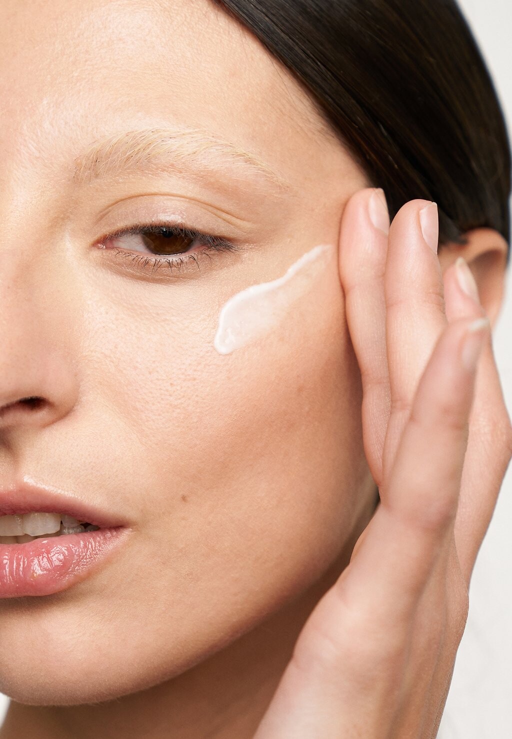 

Дневной крем Bio-Active Balanceing Moisturizer Jorgobé, белый