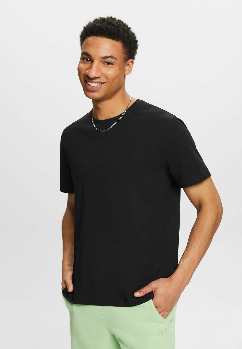 

Футболка базовая Esprit, цвет black