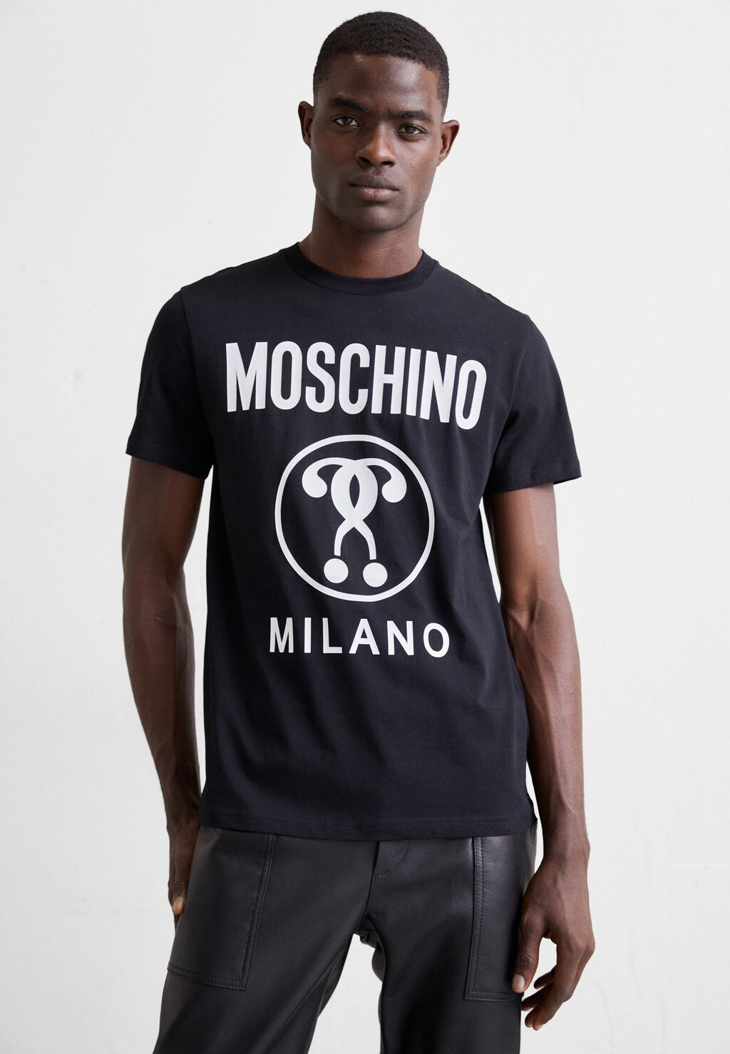 

Футболка с принтом MOSCHINO, черный