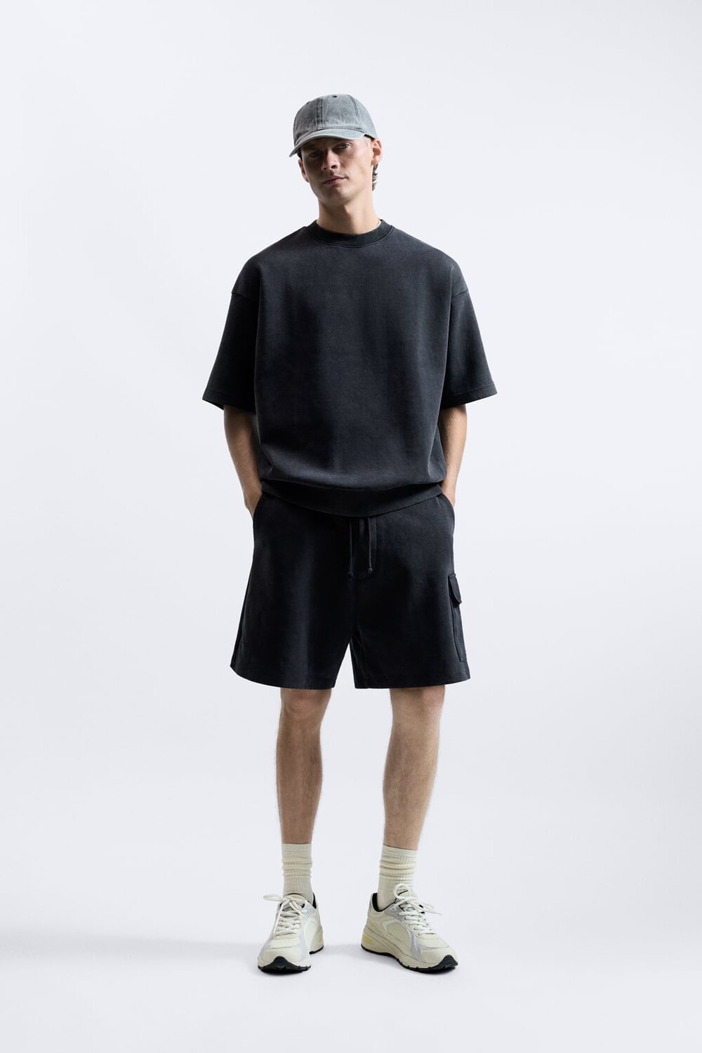 

Толстовка с круглым вырезом ZARA, черный