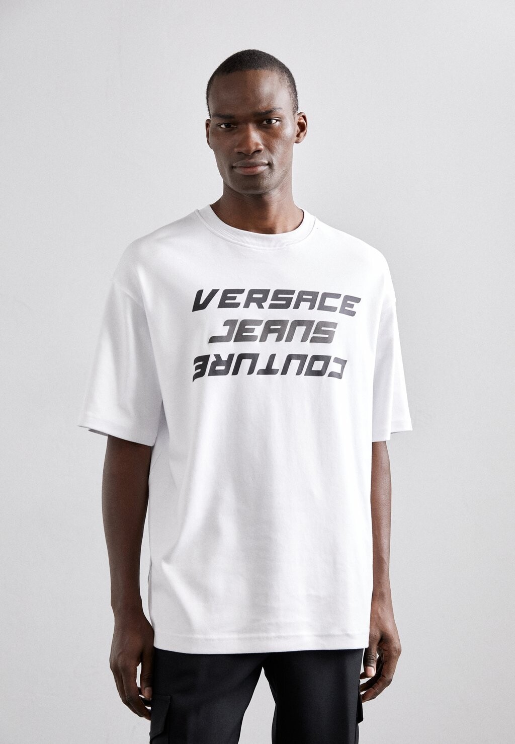 

Футболка с принтом LOGO LINE Versace Jeans Couture, белый