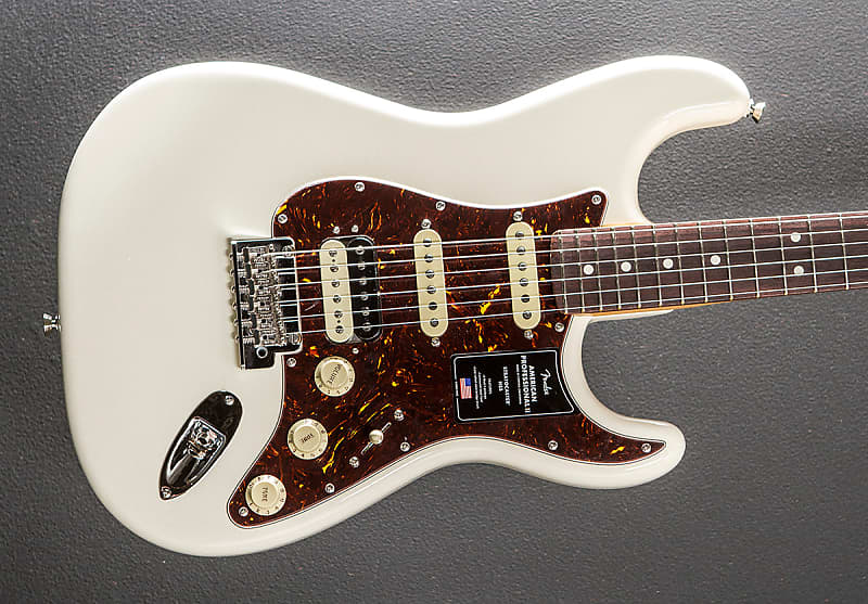 

Электрогитара Fender American Professional II Stratocaster HSS - Olympic White w/Rosewood