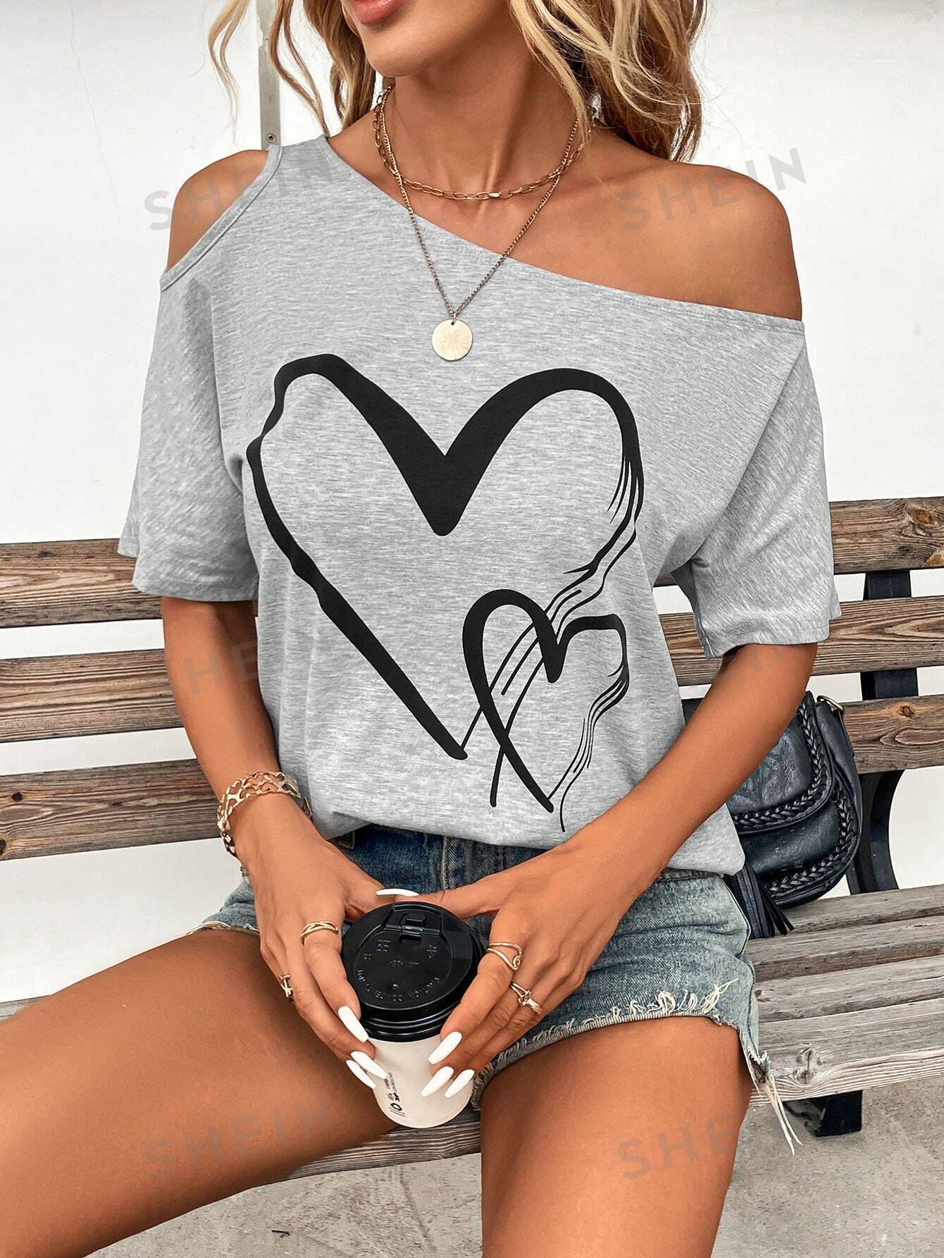 SHEIN Clasi Женская футболка с принтом Love Heart и нерегулярными плечами, серый