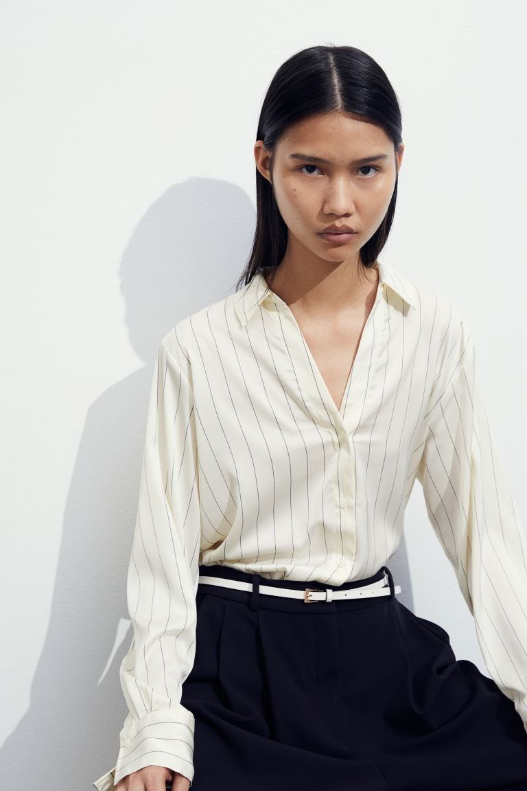 

Блузка с V-образным вырезом H&M