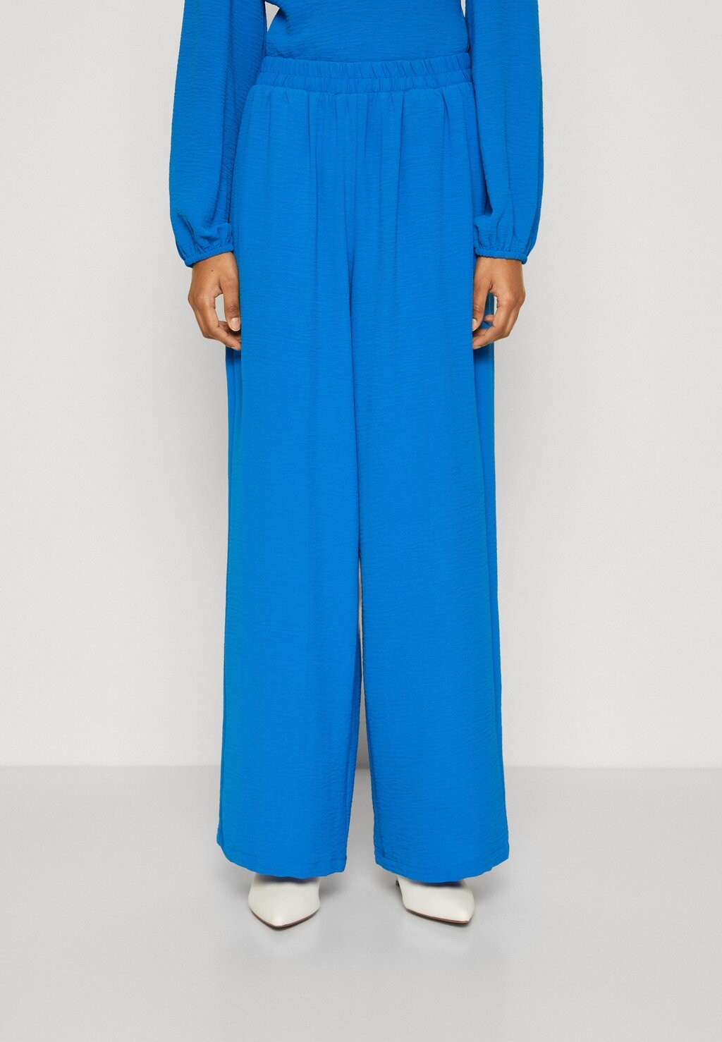 

Брюки VMALVA WIDE Vero Moda Petite, цвет skydiver