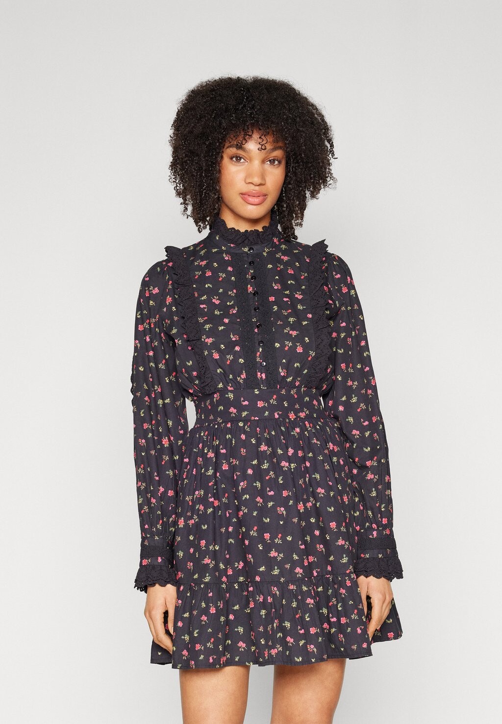 

Платье-блузка YASSIV, цвет black/pink ditsy