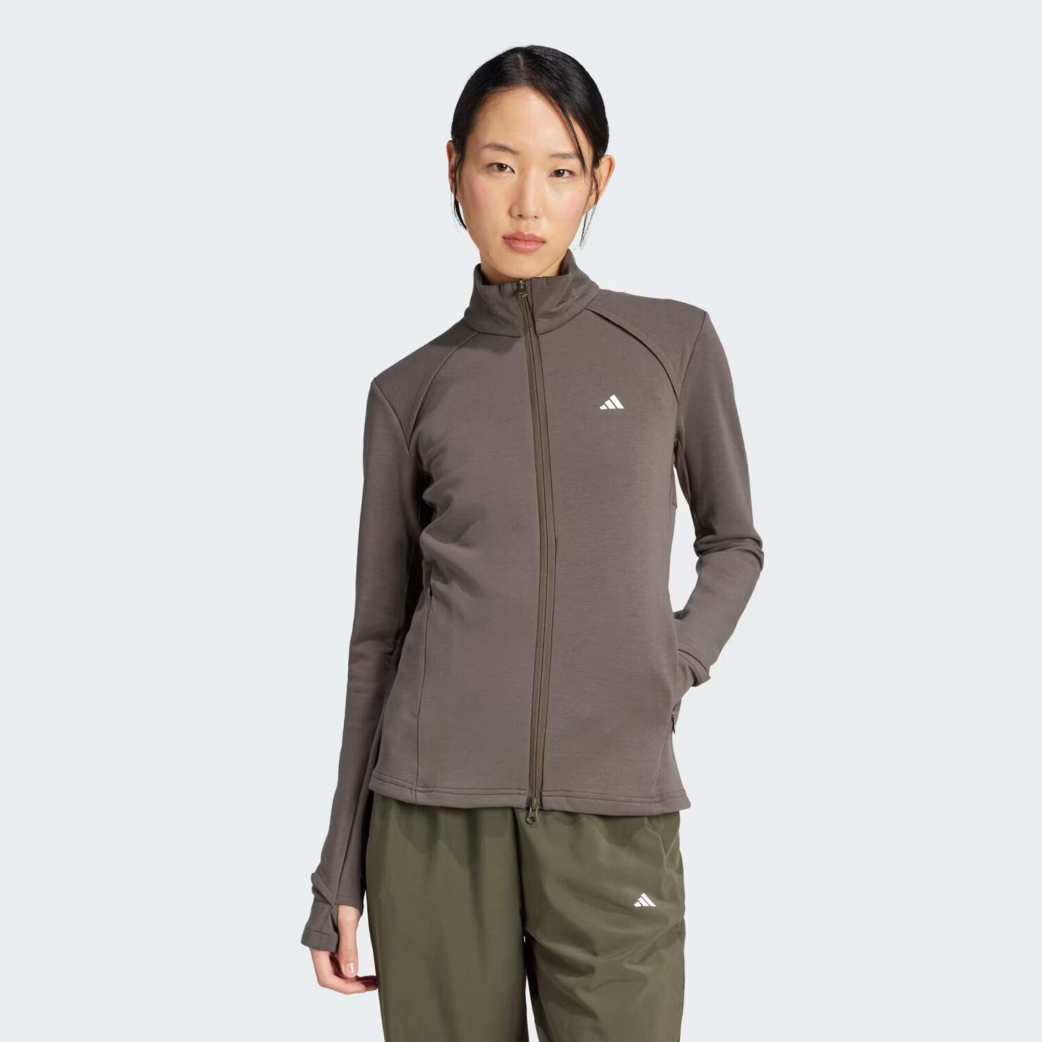 

Спортивная куртка Adidas, цвет Shadow Olive