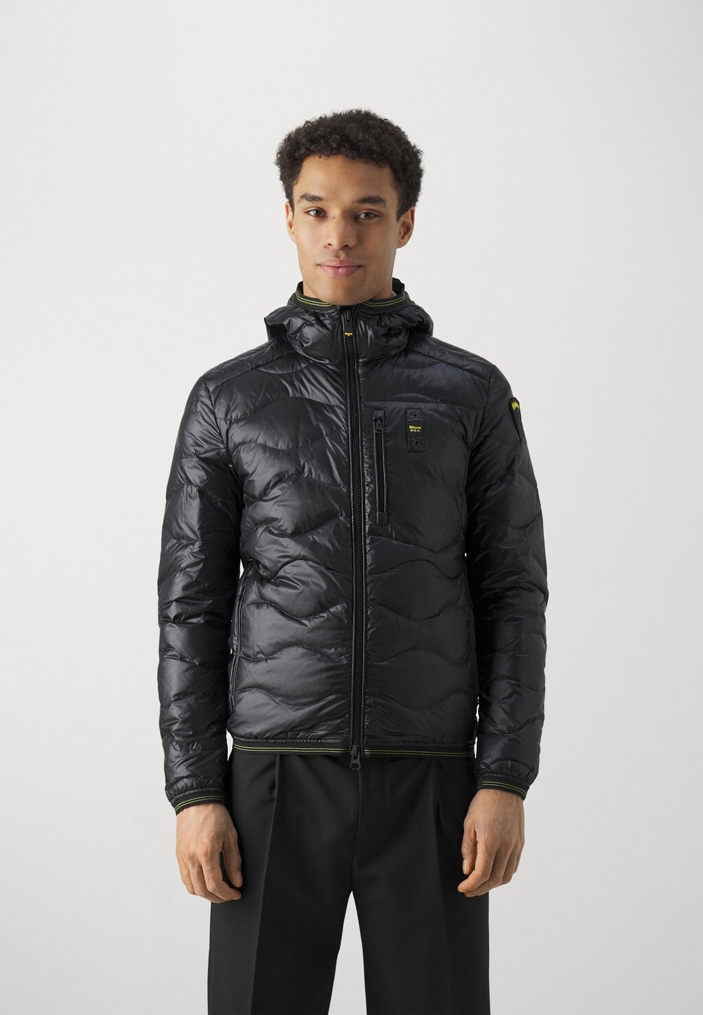 

Пуховик Hoodie Roll Stitching Shining Blauer, черный