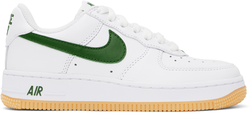 

Белые кроссовки Nike Air Force 1 Low Retro QS