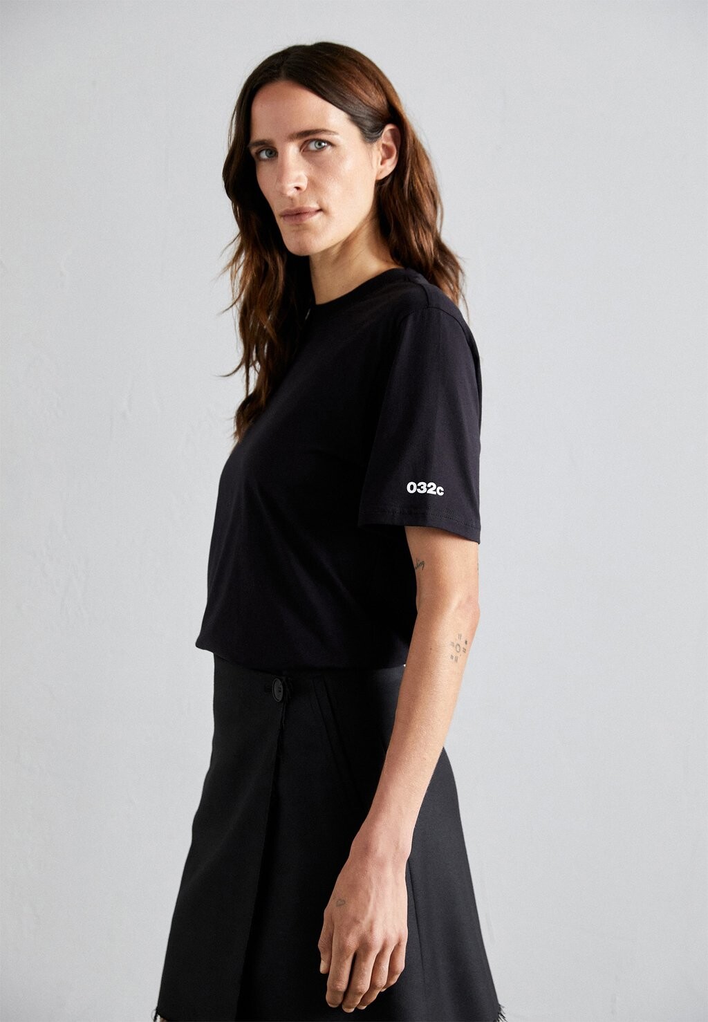 

Базовая футболка UNDERLAYER LOGO 032c, черный