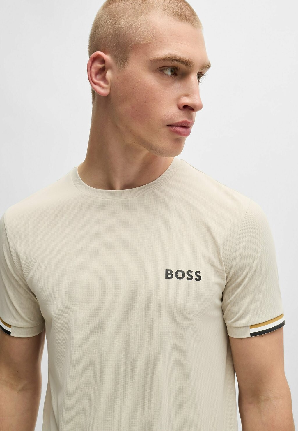 

Футболка с принтом BOSS, бежевый