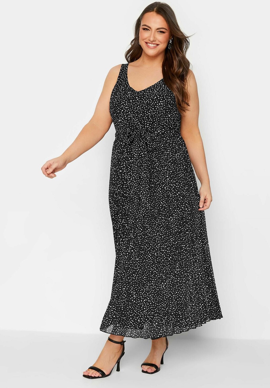 

Длинное платье Yours Clothing, черный