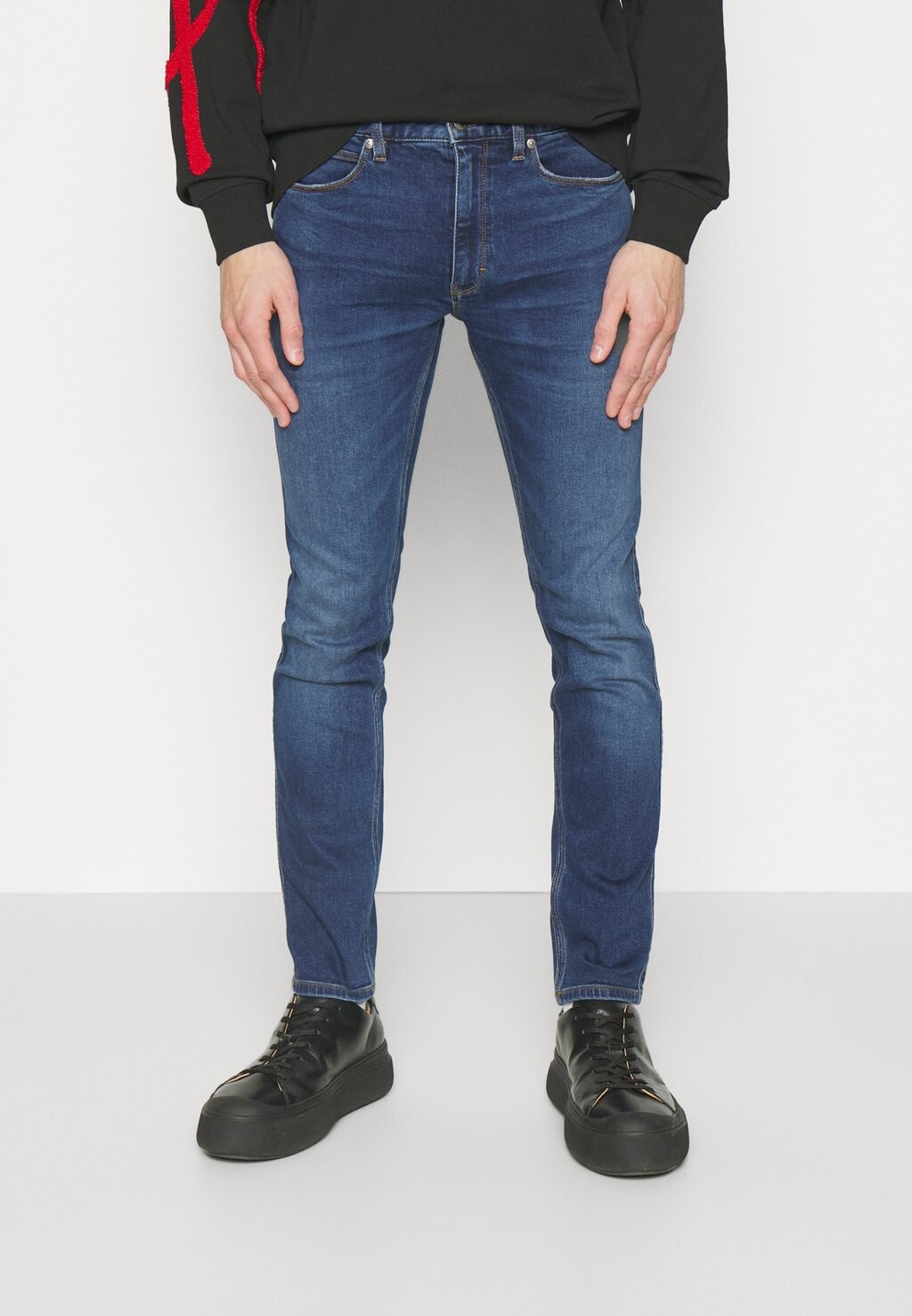 

Джинсы скинни HUGO