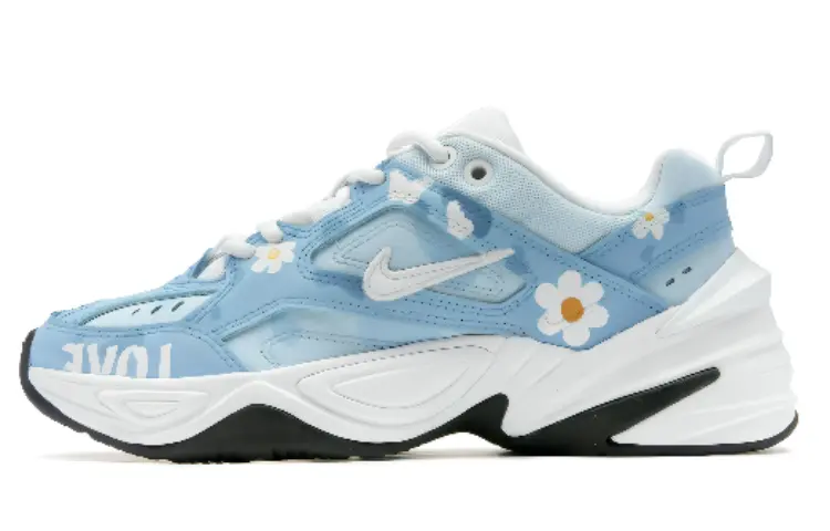 

Женские массивные кроссовки Nike M2K