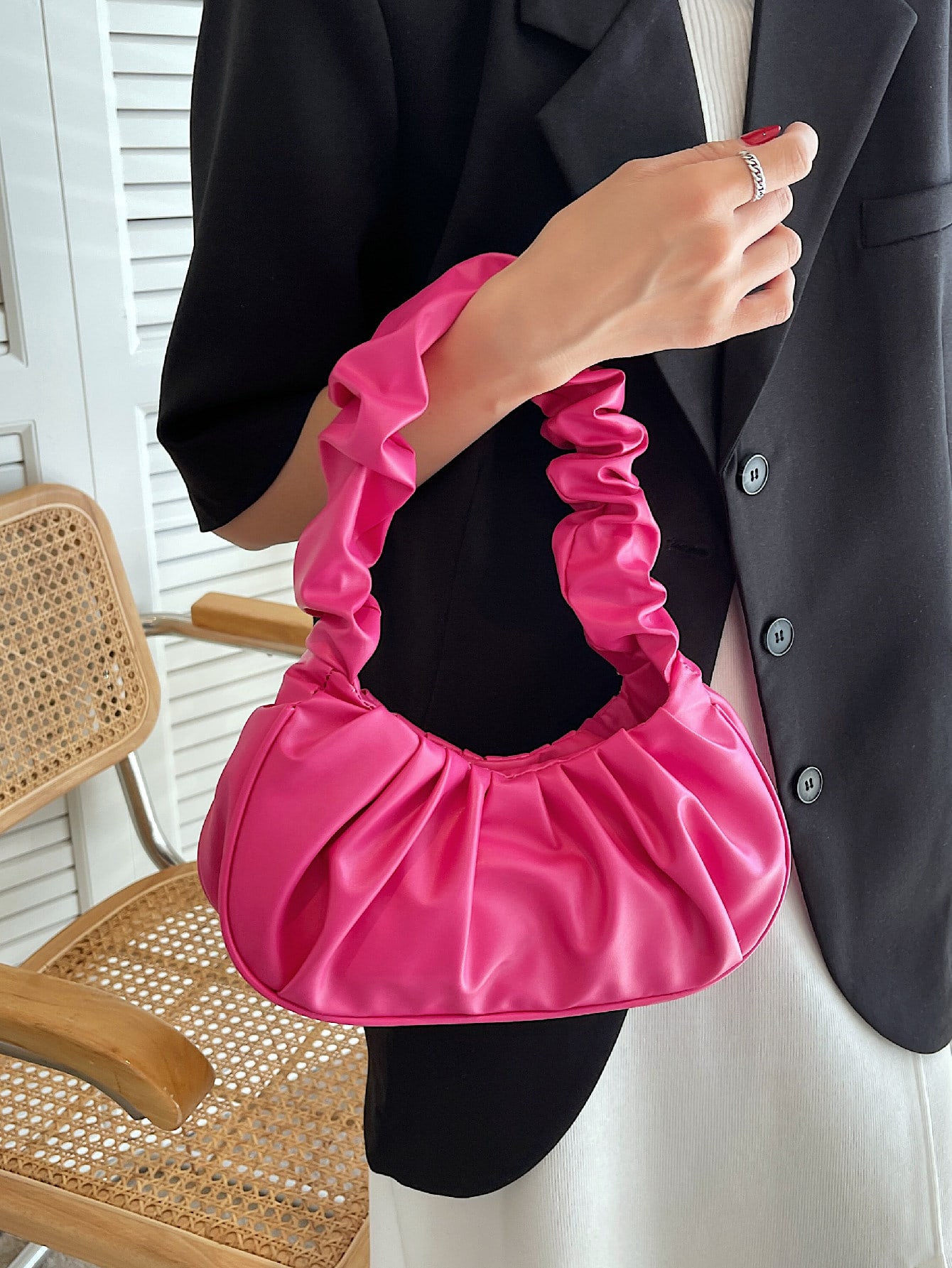 Минималистская сумка со рюшами, ярко-розовый