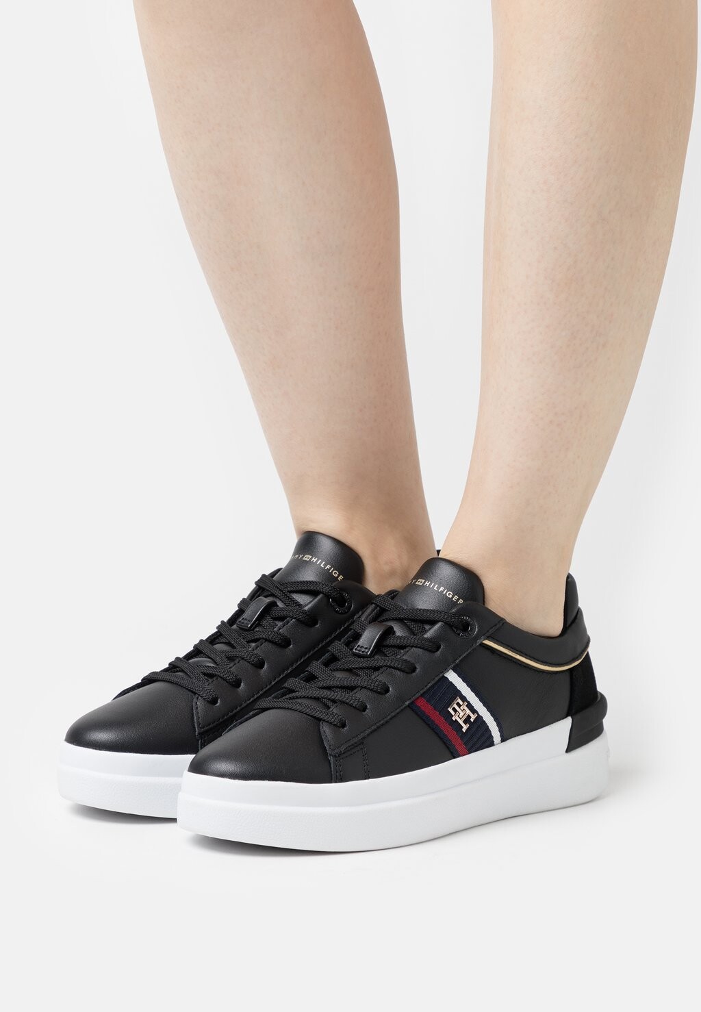 

Кроссовки Tommy Hilfiger, черный Corp Webbing Court, черный