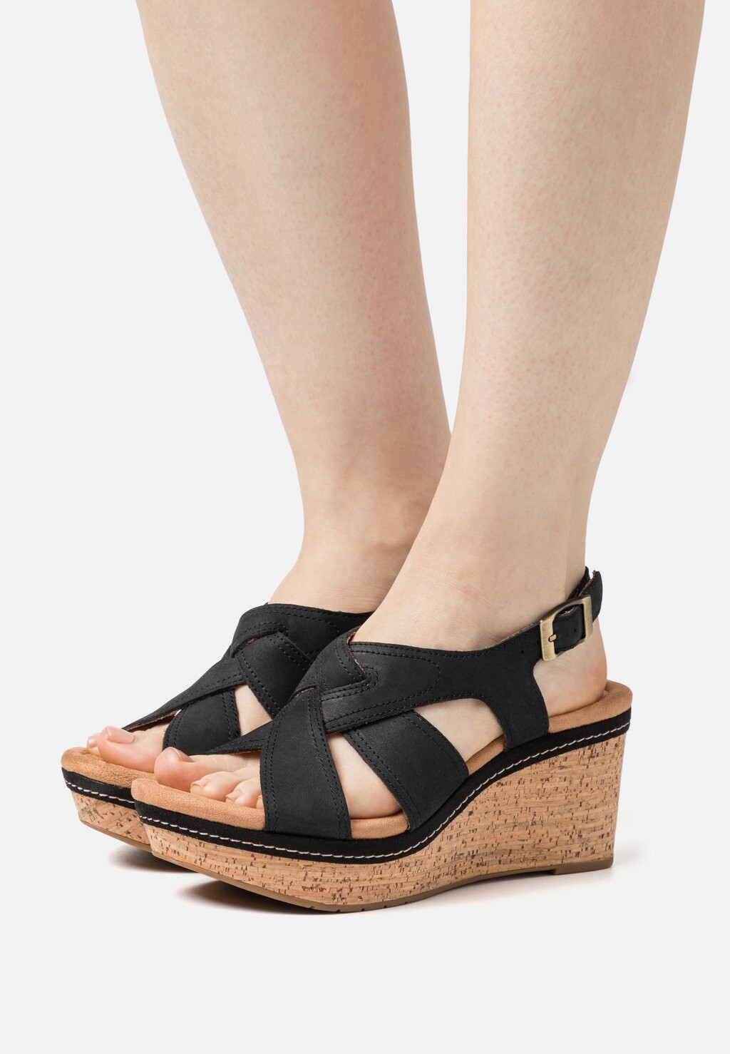 

Босоножки на танкетке Clarks, черный