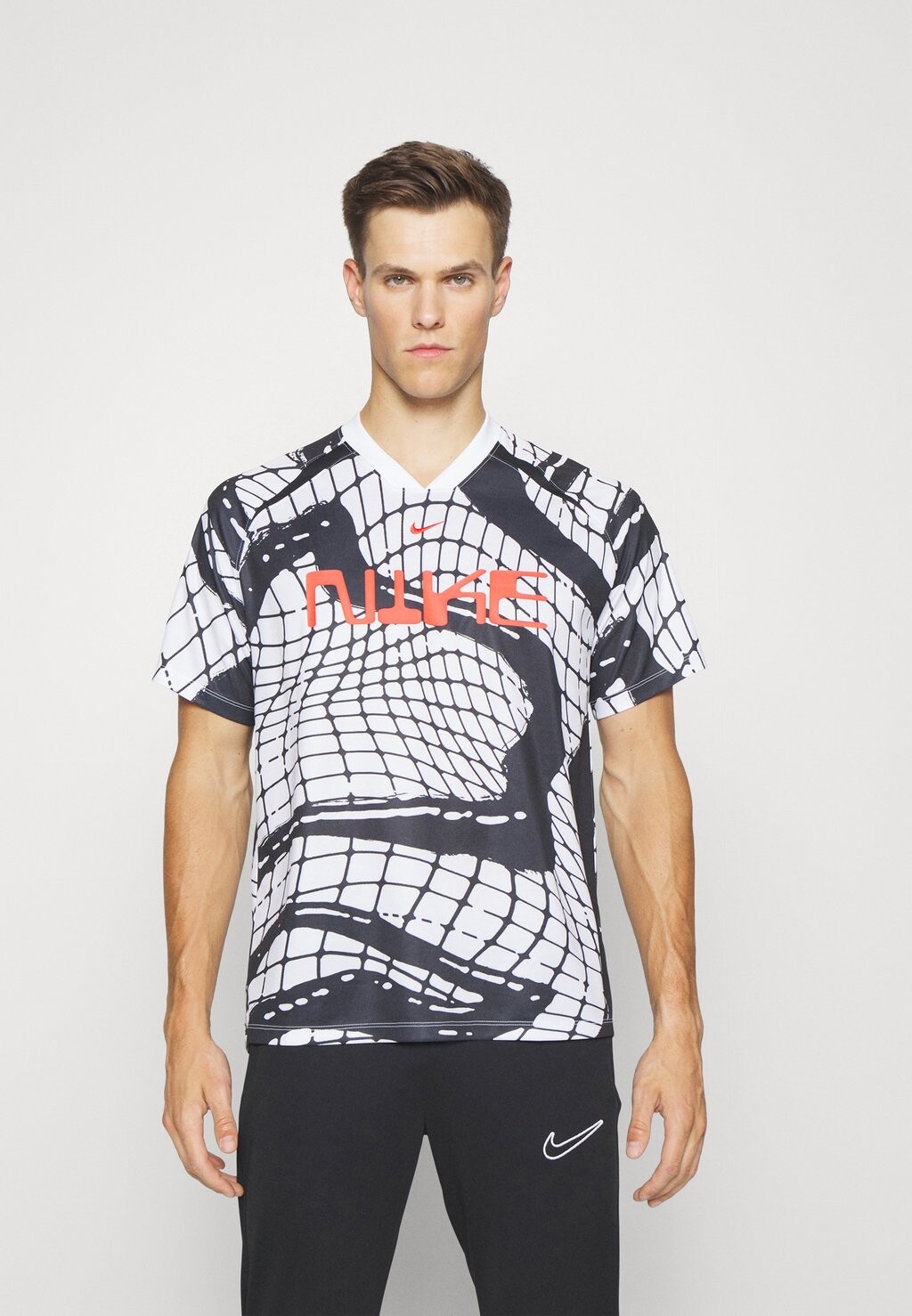 

Футболка Nike