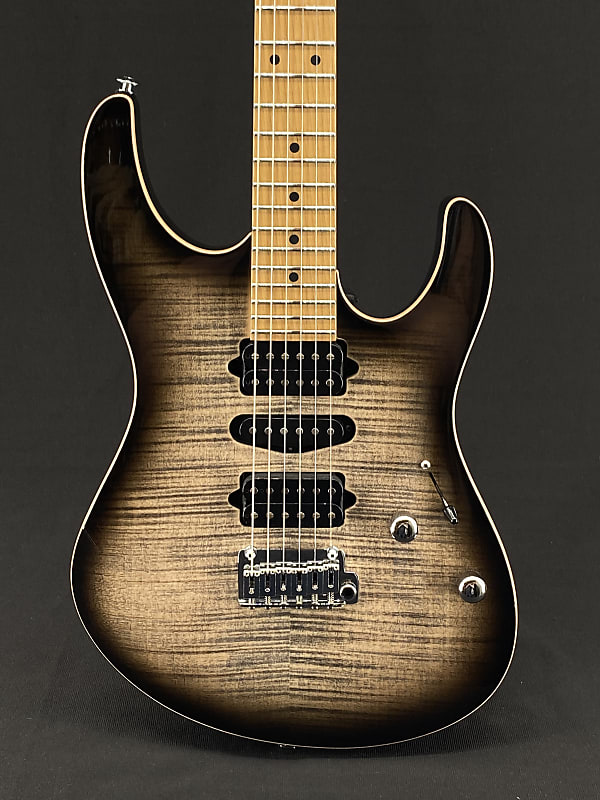 Электрогитара Suhr Modern Plus in Transparent Charcoal Burst with Roasted Maple Fingerboard электрогитара suhr custom classic s antique with 2 humbuckers in black with roasted maple fretboard