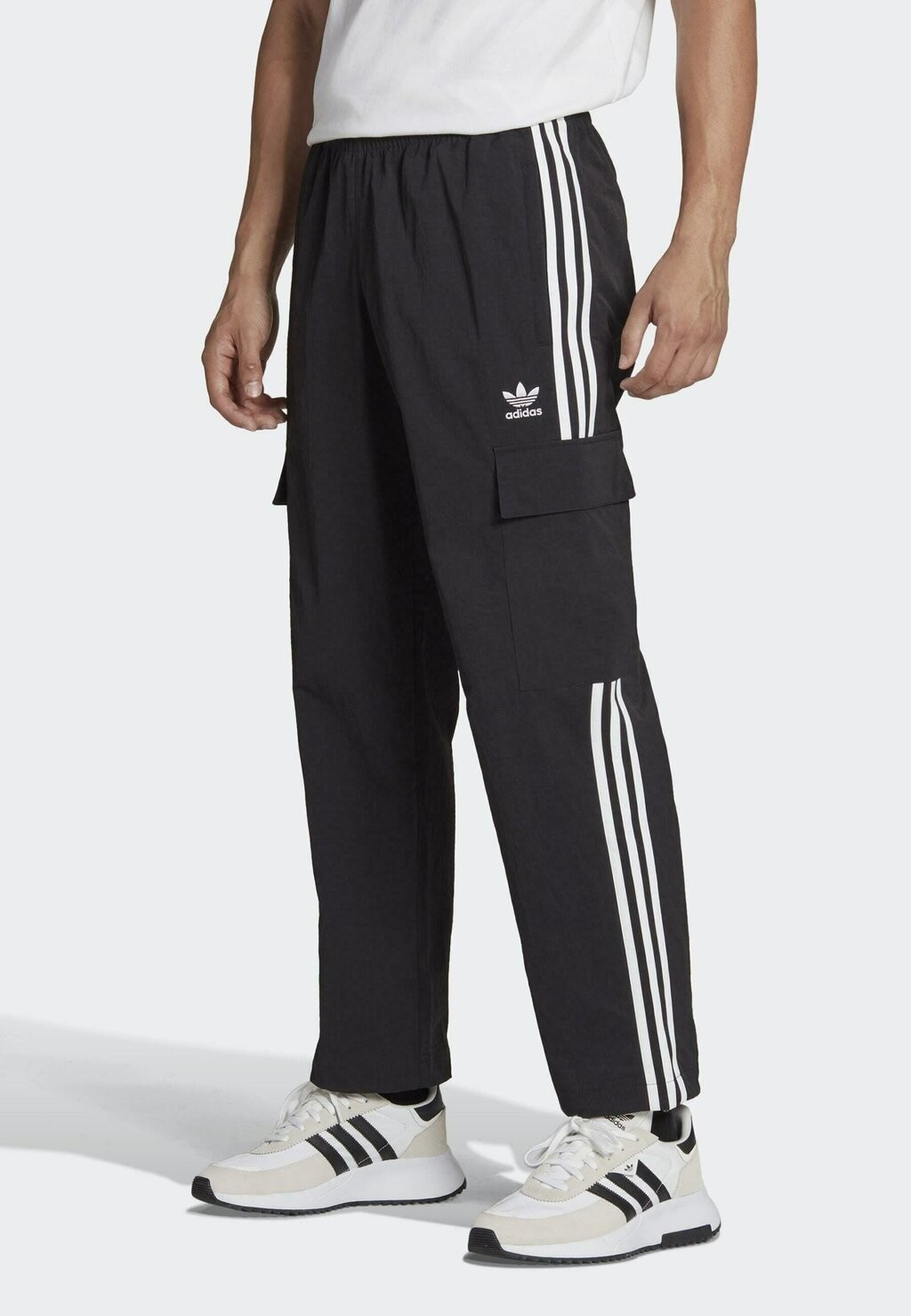 

Брюки карго adidas Originals, черные, Черный