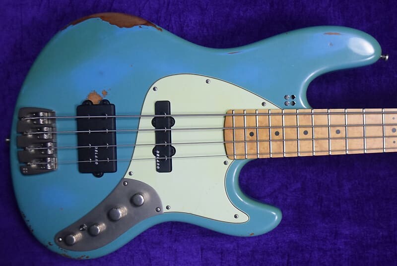 

Басс гитара Sandberg Cal. TM-4, Hardcore-Aged Roquefort Blue / Birdseye Maple