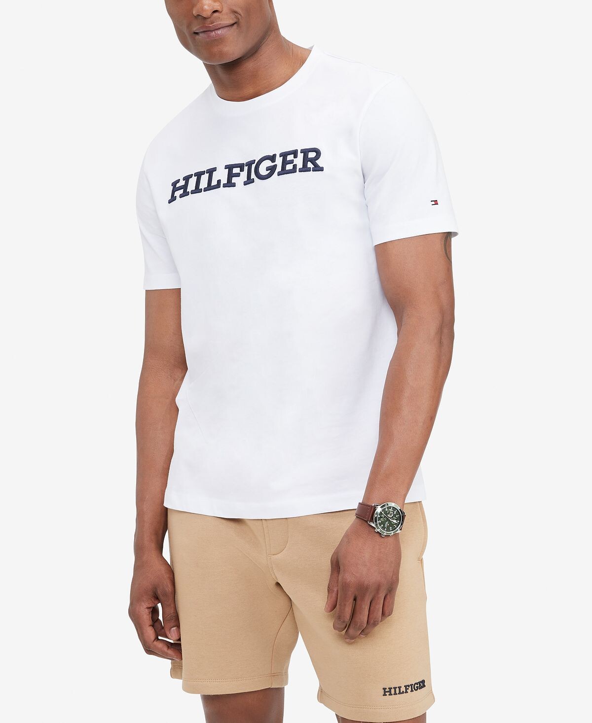 

Мужская футболка стандартного кроя с вышитым логотипом Monotype и графикой Tommy Hilfiger