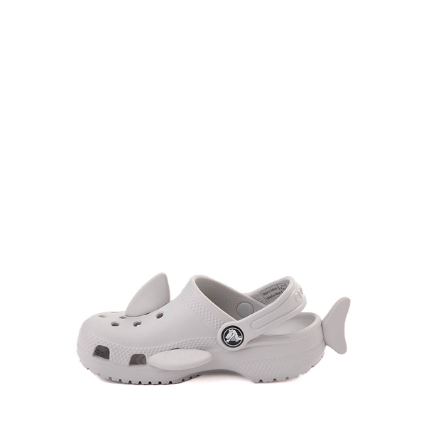 

Сабо Crocs Classic I AM Shark Clog, цвет Atmosphere