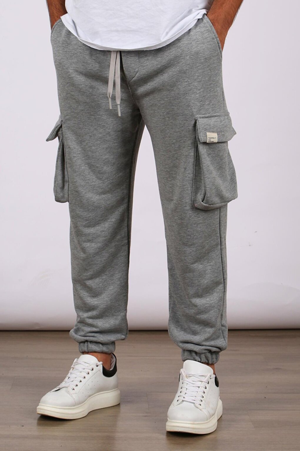 цена Серые мужские спортивные штаны с эластичными карманами-карго 6514 MADMEXT