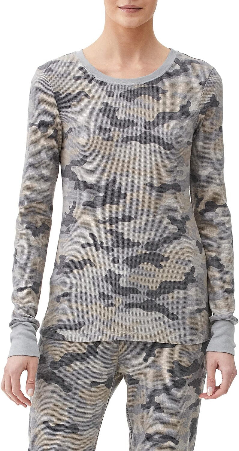 

Лонгслив Michael Stars Juliet Camo Printed Thermal Long Sleeve Crew Neck, цвет Lunar