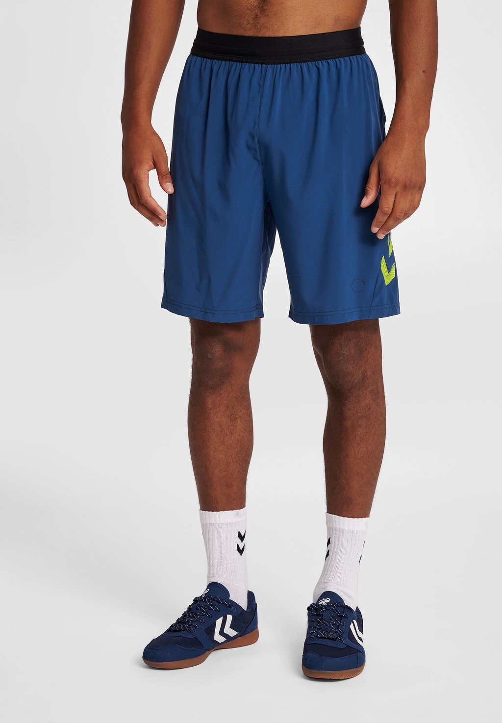 

Спортивные шорты Hummel, желтый неон