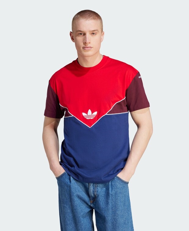 

Футболка adidas, красный