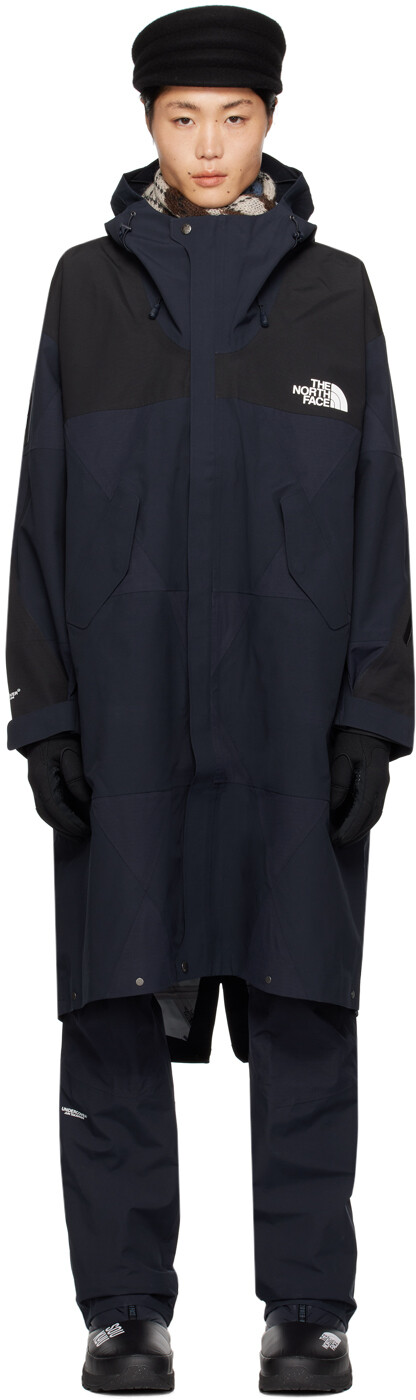 

Темно-синее и черное геодезическое пальто The North Face Edition Undercover, цвет TNF black/Aviator navy