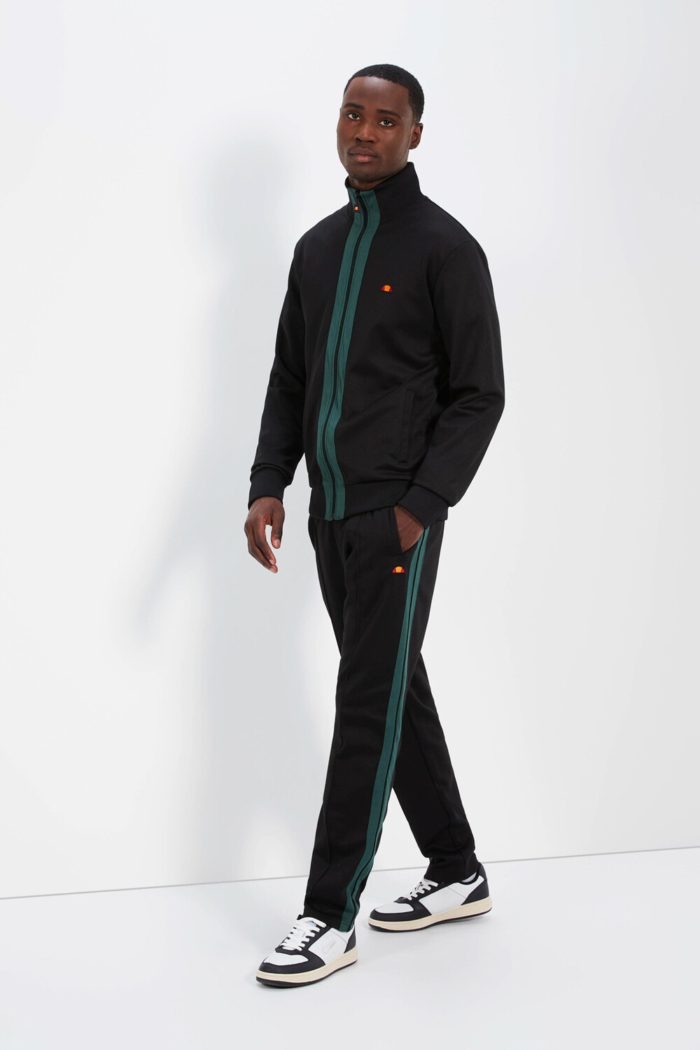 

Спортивные штаны - Черный - Свободный стиль Ellesse, черный