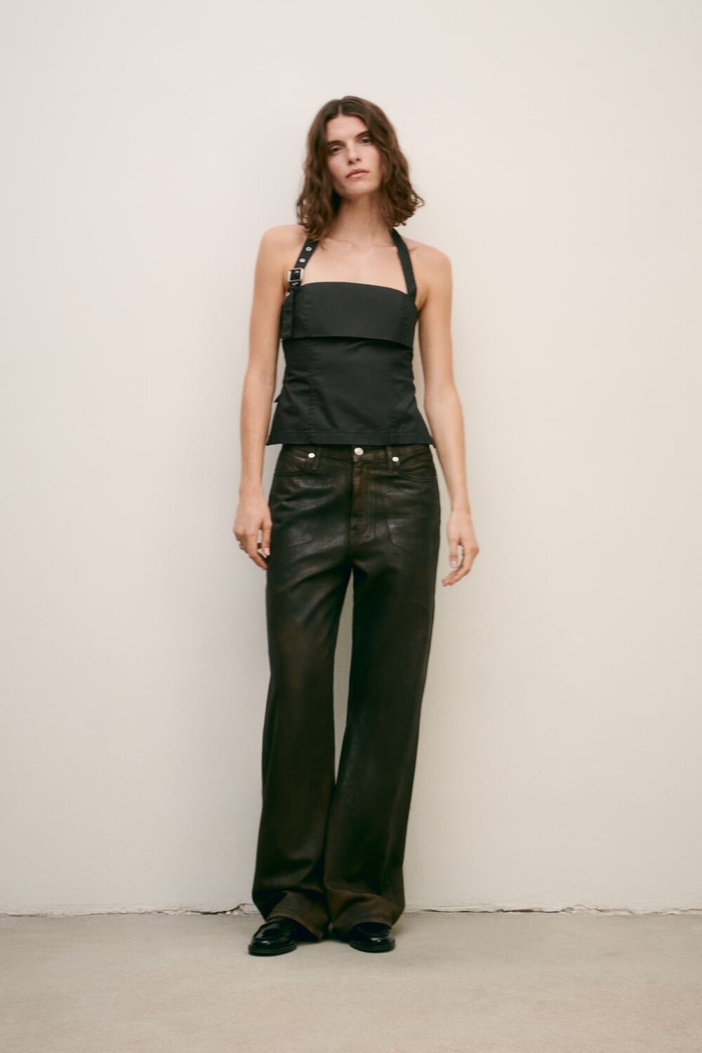 

Вощеный топ с бретельками на шее ZARA, черный